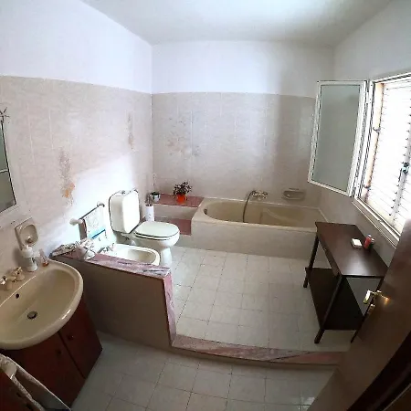 La Casa Con Gli Oblo * Augusta